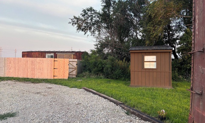 Hutchinson House | Santa Fe Chief Traincars Private and Secluded Retreat in the Country.