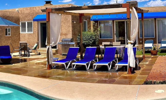 Santa Fe Villa | Santa Fe Desert Retreat with Pool in a secluded are, 15 minutes from downtown
