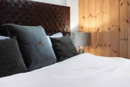 Lens Apartment | Santa Fe l View l Duplex l By CosyHome