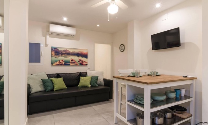 Golden Triangle of Art Apartment | SANTA ISABEL - 1-Bedroom Apartment