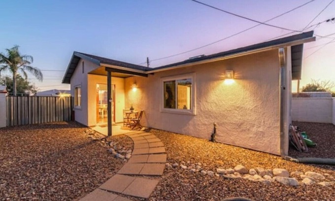 Campus Farm House | Santa Rita GH (Mike Morgan)