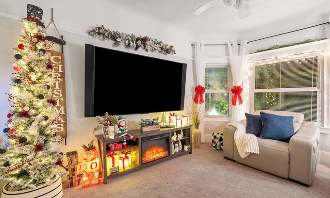 Downtown Sacramento Apartment | Santa's Secret Hideaway in Sacramento