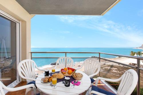 Santa Susanna Apartment | Santa Susanna Skyline Apartment