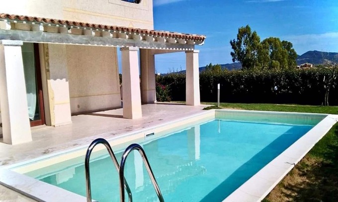 Case Peschiera-Lu Fraili Villa | SanTeodoro Exclusive House num2392