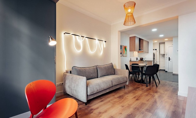 Collblanc y La Torrassa Apartment | Santiago Apartment by Olala Homes