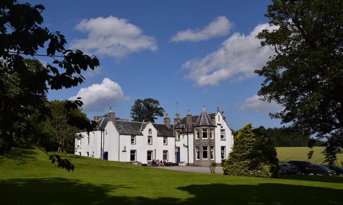 Old Deer Hotel | Saplinbrae Hotel and Lodges