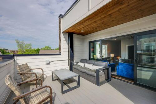 West End House | Sapphire Loft 4 Bedroom 4.5 Bath Rooftop Patio