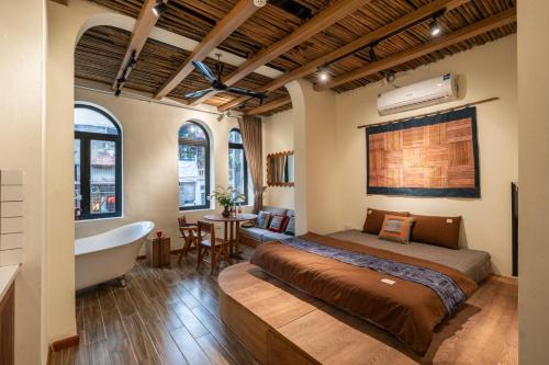 Trang Tien Apartment | Sapphire Urban Suite - City Heart - Near Walking Street & Egg Coffee