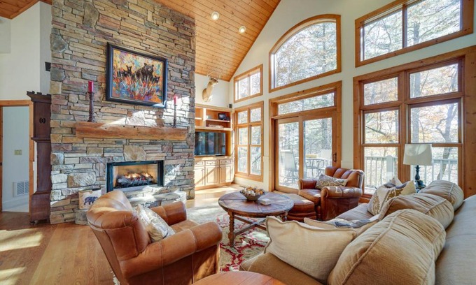 Sapphire House | Sapphire Vacation Rental Less Than 1 Mi to Whisper Lake!