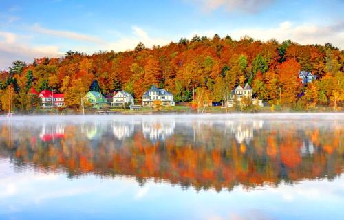 Saranac Lake House | Saranac Lakefront Cabin Fall Foliage Retreat