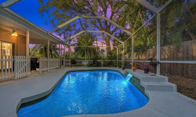 Fruitville House | Sarasota 4-bedroom spacious with pool fast WiFi