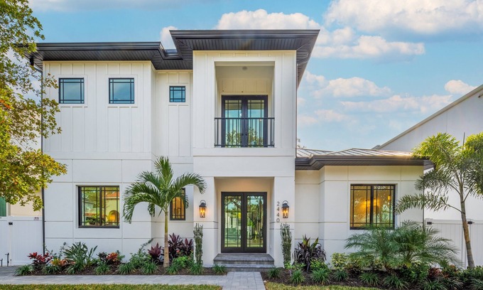 Arlington Park House | Sarasota Luxury Villa – 6BR w/Pool, Rooftop & Outdoor Kitchen