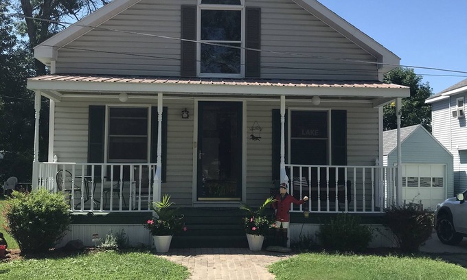 Saratoga Springs House | Saratoga Lake house 5 miles to Saratoga Race Course, Casino, and SPAC