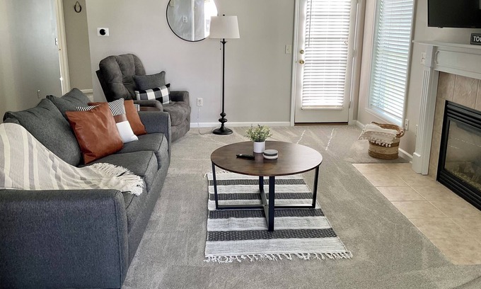 Saratoga Springs House | Saratoga Lake Luxury Townhouse
