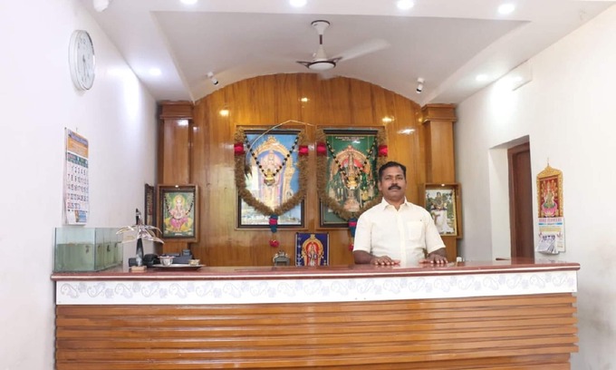 Tiruchendur Hotel | Saravanas lodge