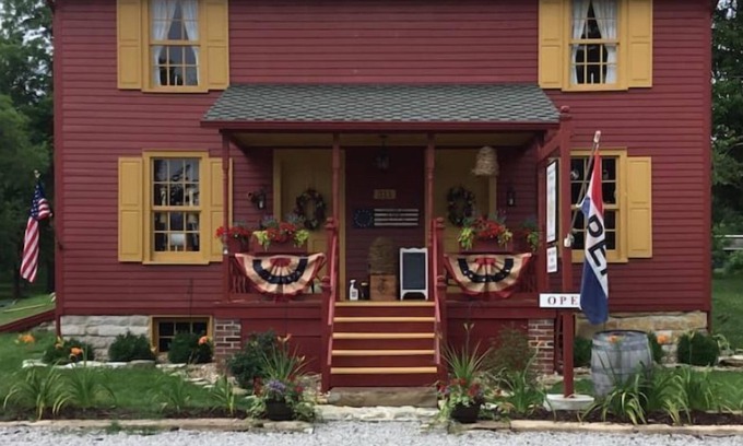 Ste Genevieve Apartment | Sassafras Creek Cabin, located in the Ste. Genevieve National Historical Park