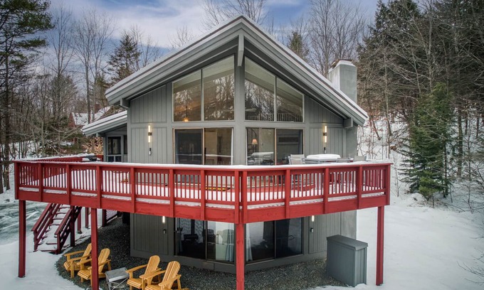 West Hartford House | Sauna, Hot Tub, Game Room | The Gathering Place