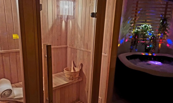 Piolenc Bed & Breakfast | Sauna & Spa, Le Carrousel cottage
