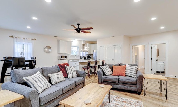 Savannah Victorian District Apartment | Savannah Serenade - Suite C
