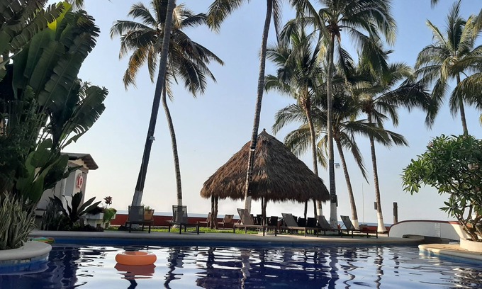North End House | SAYULITA GUITRON HOUSE