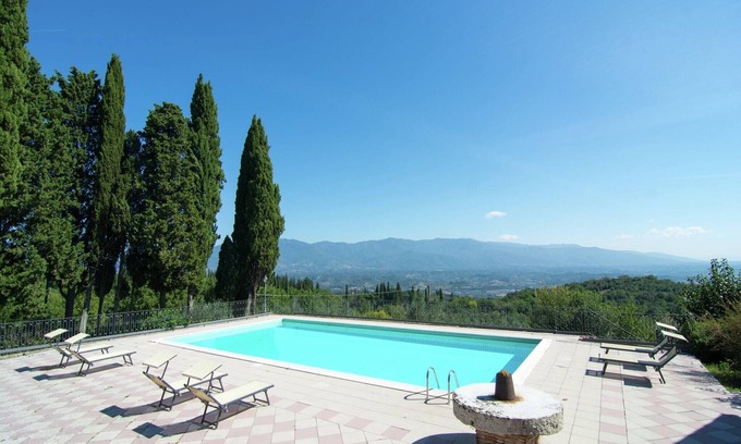 Figline e Incisa Valdarno House | Scenic Stay near Florence