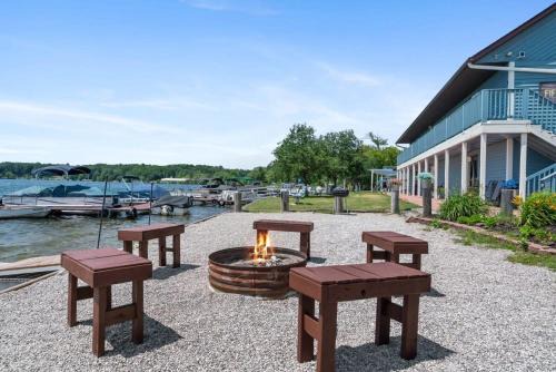 Mayfield Apartment | Scenic Fife Lake Lodge 1 King & 1 Queen Suite