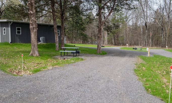 Rural Hill RV Rental | Scenic, Full-Hookup Back-In Campsite Just Outside Nashville!