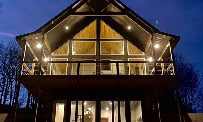 Jasper Cabin | Scenic Hideaway + Big Views + family cabin