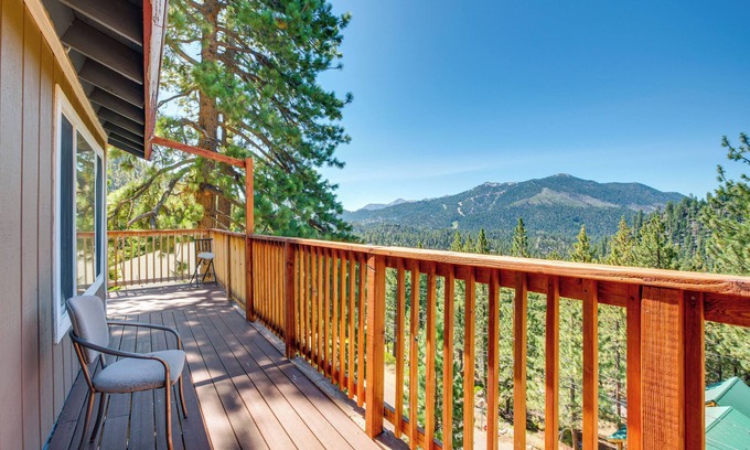 Upper Kingsbury House | Scenic Home w/Sauna - 7 Mi to Heavenly Mountain!