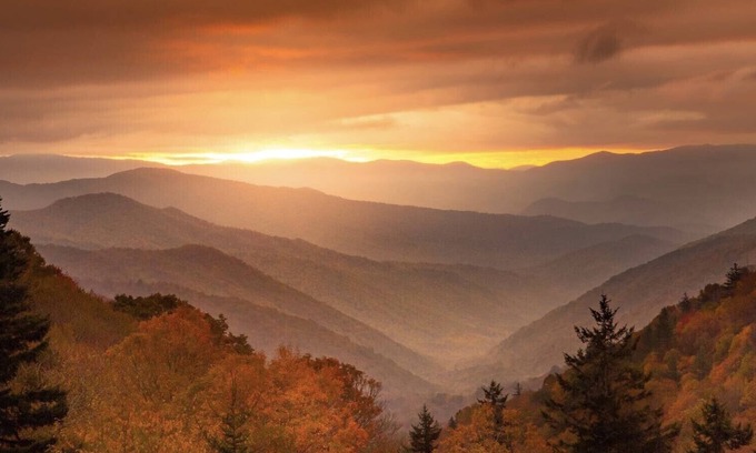 Gatlinburg Condo | Scenic Mountain View, Comforts of Home, Footsteps from Downtown Gatlinburg