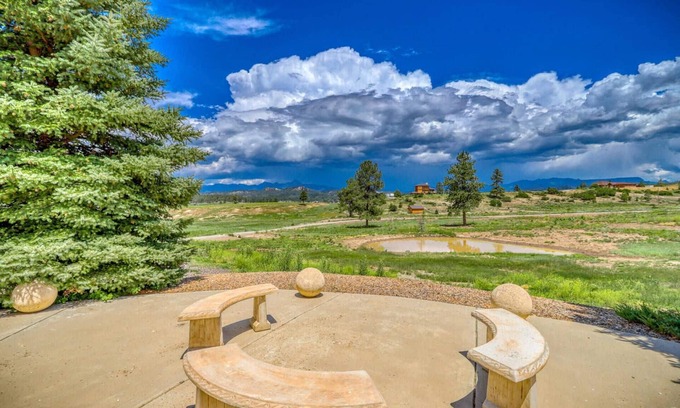 Loma Linda House | Scenic Sanctuary: Monthly Stay, Spectacular Mtn View, Gas Firepit, 10 Min to Downtown Pagosa Springs