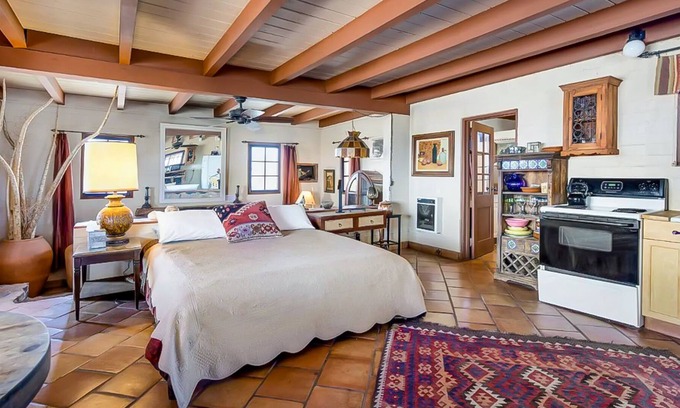 Wonder Valley House | Scenic studio hideaway with private hot tub, shared pool, and amazing views