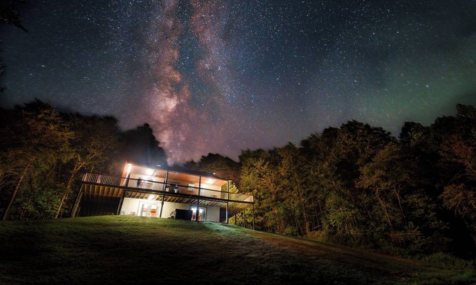 Creola Cabin | Scenic View Hocking Hills cedar cabin for up to 8 guests that is pet friendly on 30 private acres. Offers pond, Wi-fi and great deck space with first level hot tub.