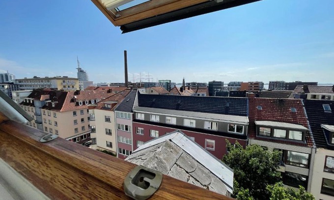 Nord-Mitte Apartment | Schöne einfache zentrale Ferienwohnung über den Dächern der Stadt