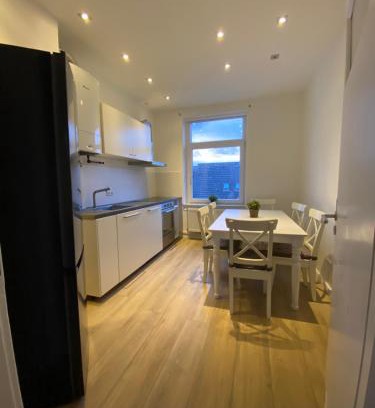 Region Hannover District Apartment | Schöne Wohnung in charmanter Stadtvilla Messenähe