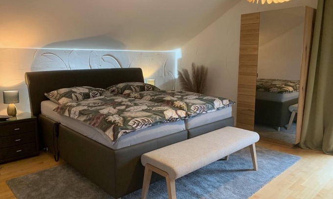 Arnbruck Apartment | Schönes Ferienhaus mit Whirlwanne und Hochwertiger Ausstattung