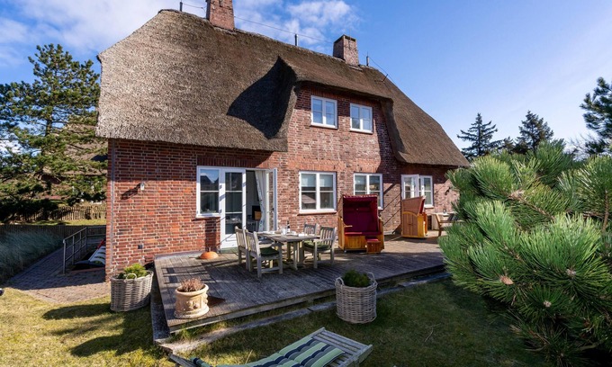 List House | Schönes Reetdachhaus für 4 Pers. mit Garten, Wlan, Haustiere Erlaubt