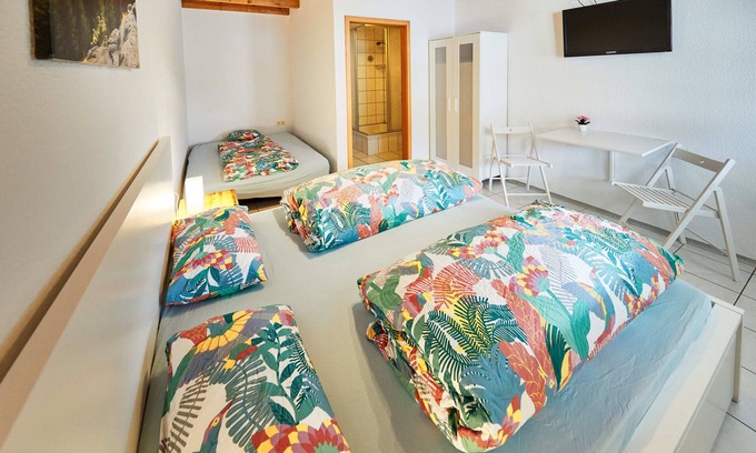 Rust Apartment | Schönes Zimmer mit Bad - nur 10 Gehminuten vom Europa-park