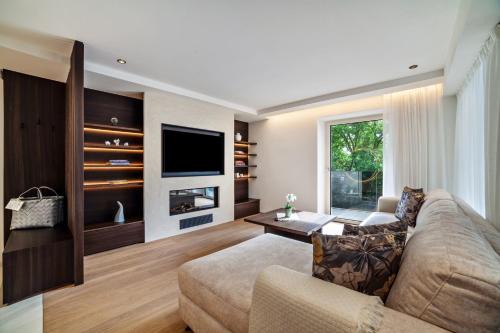 Schenna Apartment | Schenna Chalet - Apt Dora