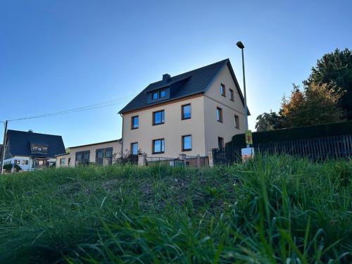 Stolpen Apartment | Schlossblick und Komfort in Stolpen, cleaning included