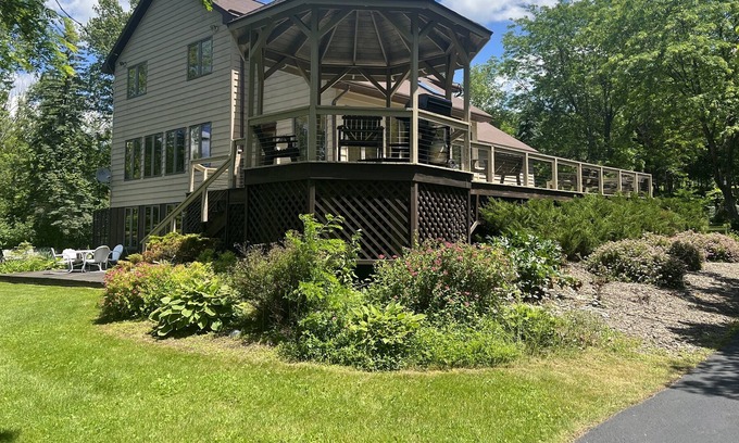 Richfield Springs House | Schoenlein Platz - Beautiful lake house, large lawn, swimming, fishing, big deck