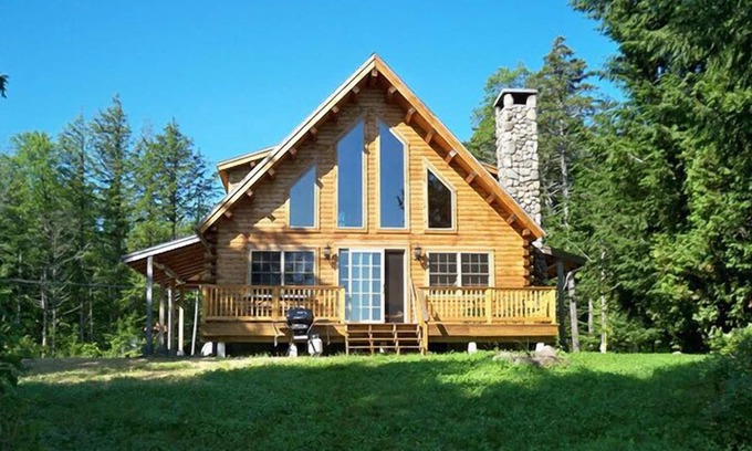Brownville Cabin | Schoodic Escape– NEW FOR 2023 -Whole house generator and FAST Starlink internet!