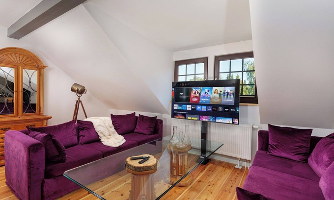 Geltow Apartment | Schwalbenloft: Spacious apartment with sauna and whirlpool double bathtub