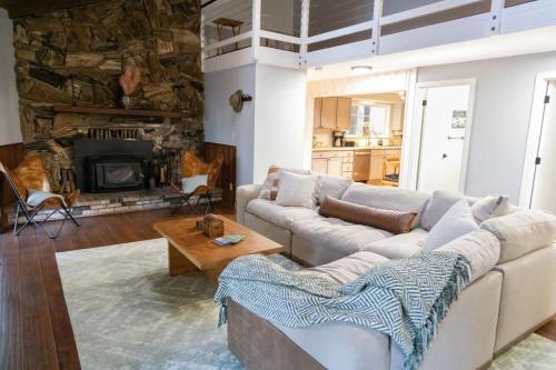 Nevada City House | Scotts Flat Lakeside Retreat