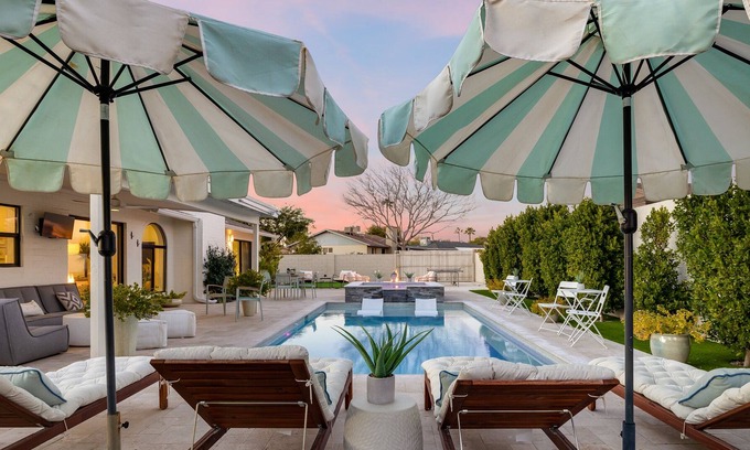 Thunderbird Desert Estates House | Scottsdale's Best Bach Pad - Pool, Spa, Hammock, fire pit, Putting green