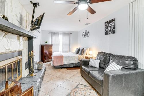 University Apartment | Screened Porch Tampa Studio 4 Mi to Busch Gardens