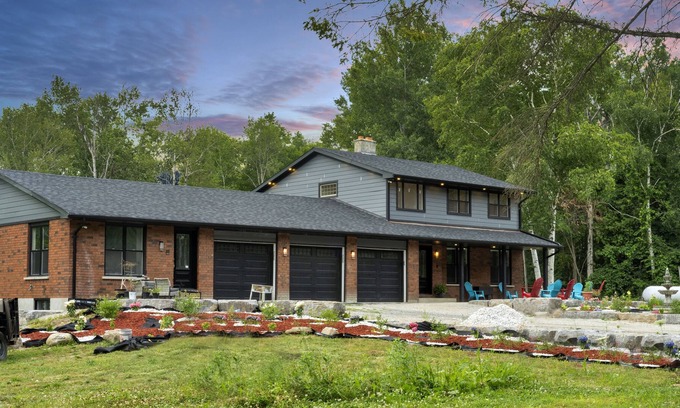 Scugog Cottage | Scugog Cottage with Hot Tub Near Great Blue Heron Casino