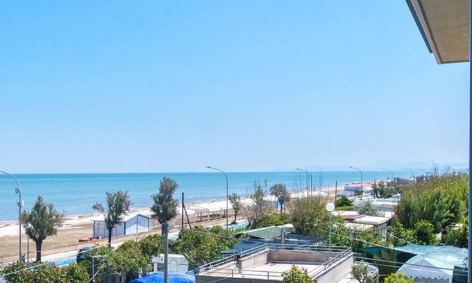 Senigallia Apartment | SE004 - Senigallia, one bedroom apartment on the sea with beach