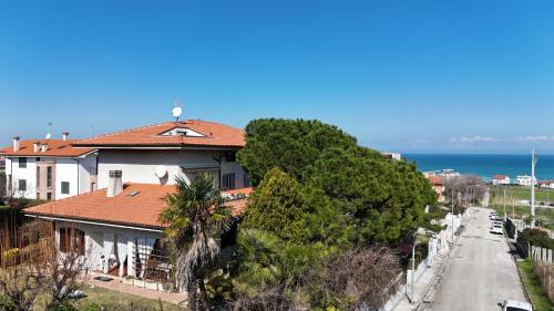 Montemarciano Apartment | SE056 - Montemarciano, deliziosa mansarda con vista mare