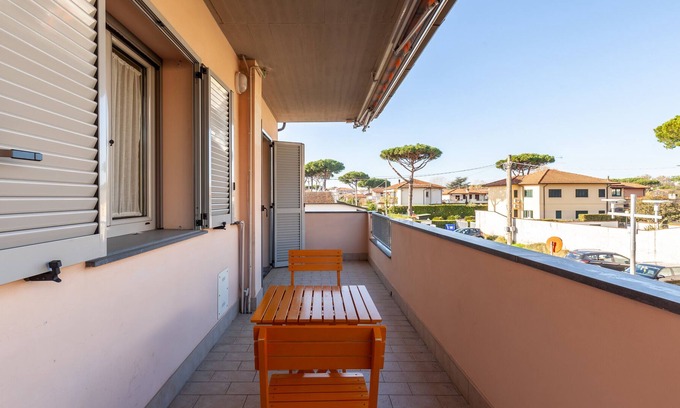 Cinquale Apartment | "Sea apartment with mountain view, terrace and Wi-Fi